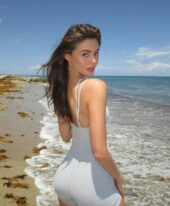 Aaliya +971564401582